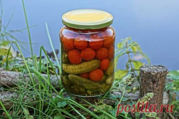 Маринованные огурцы с помидорами на зиму