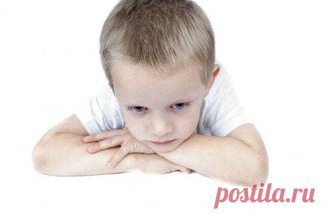 Мальчики не плачут
«Мой муж против того, чтобы я подходила к своему 2-летнему сыну, когда тот упал и плачет. Муж считает, что так можно разбаловать мальчика. А я не согласна – мне хочется его поддержать, обнять, успокоить. Как правильно поступить?» – такой вопрос прислала мне подписчица в директе. Поддержка, нежность, доброта – рассматриваются папой как враги воспитания «настоящего […]
Читай дальше на сайте. Жми подробнее ➡