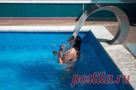 В Казани появится термальный комплекс. На Оренбургском тракте в Казани появится термальный комплекс площадью 12 тысяч квадратных метров. На курорте будут работать акватермальная зона с развлечениями для взрослых и детей, а также бани и бассейны. Кроме того, для посетителей комплекса будут доступны спа-услуги и фуд-корт.