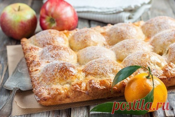 Пирог из творожного теста с яблоками.

Пирог удивительный! Во вкуснейшем творожном тесте прячутся половинки печеных яблок, начинку в которых можно менять исходя из своих вкусовых пристрастий.

Ингредиенты:

Мука (количество муки зависит от влажности творога) — 2,5 стак.
Масло сливочное — 250 г
Творог — 200 г
Сахар — ⅔ стак.
Ванильный сахар — 1 пакетик
Разрыхлитель теста — 1 ч. л.
Яблоко (количество зависит от размера яблок и формы) — 6 шт.
Корица — по вкусу
Дольки мандарин...