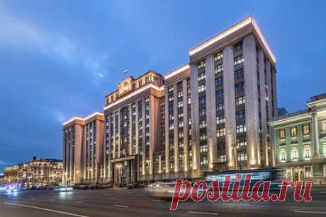 В Госдуме подготовят законопроект о принудительном лицензировании фильмов. Депутат Госдумы Антон Горелкин заявил о подготовке законопроекта о принудительном лицензировании фильмов для российских кинотеатров. Он напомнил, что подобный законопроект хотели внести в 2022 году, однако его раскритиковали представители индустрии, которые видели в нем риск для онлайн-кинотеатров.