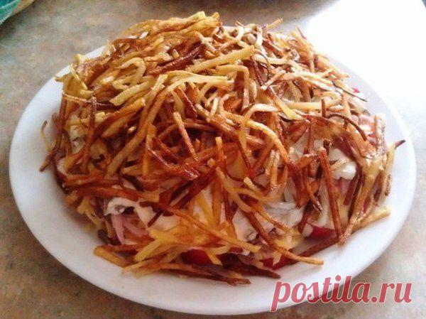 Слоёный салат "Блондинка" Ингредиенты:... / Еда и напитки / Салаты / Pinme.ru / Саша Кошкина