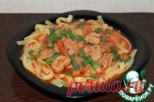 Лагман "Для любимого мужа" - кулинарный рецепт              Мясо	 (Я использовала нежирную свинину. Традиционно используют баранину или говядину.) — 1 кг
Картофель	 — 3 шт
Помидор	 — 2 шт
Морковь	 — 2 шт
Лук репчатый	 — 2 шт
Томатная паста	 — 2 ст. л.
Лапша	 (Можно конечно приготовить лапшу самостоятельно. Но, если у Вас нет времени, то как и я можете использовать готовую лапшу для лагмана.) — 500 г