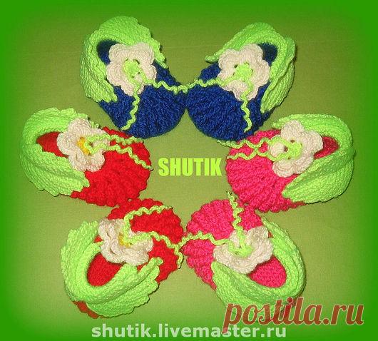 Купить Клубничка Малинка Черничка - вязаные пинетки, Вязание крючком, вязание, дети, туфельки ягодка