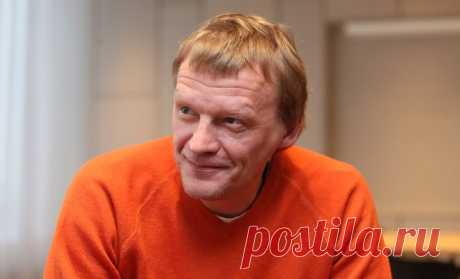 Прошел через многое: Алексей Серебряков простил жене измену и нашел счастье в приемных детях Жизненный путь актера был совсем не прост...…