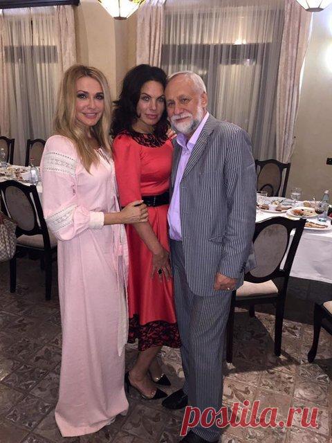 Ольга Сумская весело отпраздновала день рождения в кругу знаменитостей