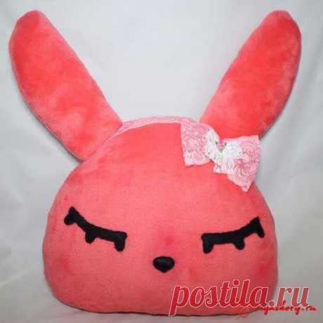 Диванная декоративная подушка