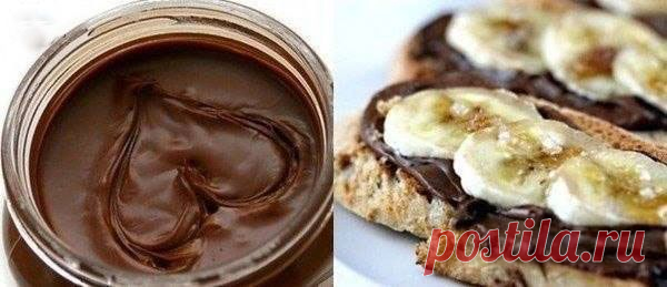 Нутелла мгновенная! | магазин "Любимый"
Нутелла сладкий спред из лесных орехов с добавлением какао и молока. Можно употреблять в качестве начинки для бутербродов, английских маффинов, тостов, круассанов и др. В смешанном виде с взбитыми сливками используется для приготовления тортов и пирожных, он подходит к большинству изделий из теста (блинам, оладьям), используется в качестве начинки для домашних вафель, эклеров или просто мажется на хлеб или батон.