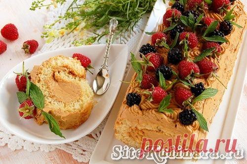 Нежный бисквитный рулет с карамельным кремом— SiteKulinara.ru