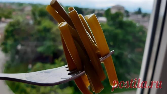 Не выбрасывайте чесночные стрелки, из них можно приготовить потрясающую закуску: наш семейный способ приготовления | Кулинарные размышления | Яндекс Дзен