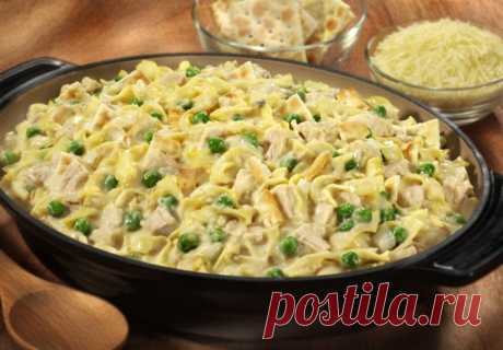 Запеканка из макарон с консервированным тунцом и горошком 

Простое, вкусное и сытное блюдо. Можно еще упростить и даже не запекать в конце для экономии времени. Я иногда так и поступаю, когда кушать очень хочется. Горошек из банки можно заменить мороженым з…