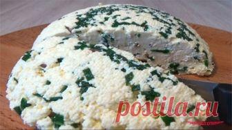 ВКУСНЫЙ ДОМАШНИЙ СЫР ИЗ МОЛОКА И СМЕТАНЫ ЗА 18 МИНУТ К завтраку, положить такой кусочек сыра на хлебушек и чашечка чая - ничего лучше и не придумаешь. Всем советую попробовать.