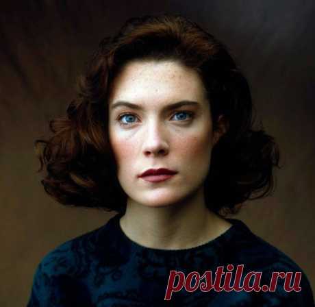 Лара Флинн Бойл, 24 марта, 1970