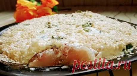 Закуска из Селёдки с Плавленным Сыром Вкусная Очень вкусная закуска из селёдки с плавленным сыром. Рецепт пошаговый с фото и видео и очень простой! Блюдо получается очень интересным и вкусным.