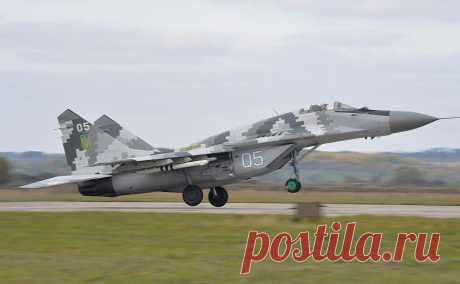 Минобороны сообщило об уничтожении украинского МиГ-29 в районе Днепра. ВКС России сбили украинский самолет МиГ-29 в районе села Солдатское Днепропетровской области Украины, сообщили в Министерстве обороны России.