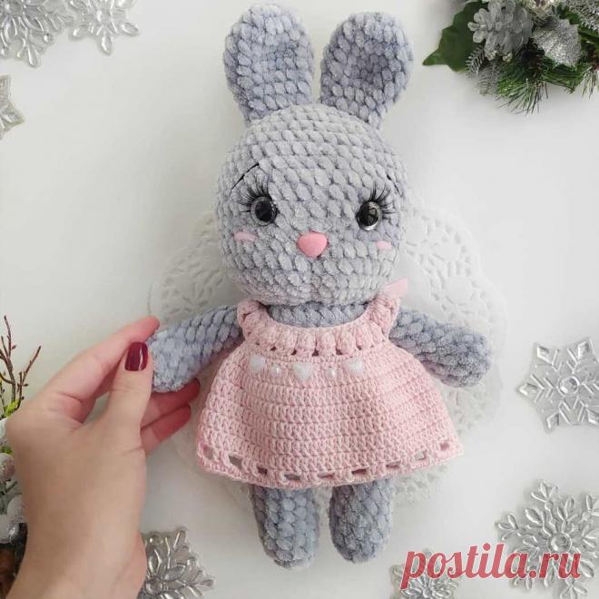СХЕМА вязания зайки в платье крючком из плюшевой пряжи #схемыамигуруми #амигуруми #вязаныеигрушки #вязаныйзаяц #заяцкрючком #amigurumi #amigurumipattern #amigurumitoy #amigurumibunny #crochetbunny #crochetpattern