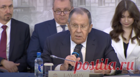 «Тщательно пестовал откровенных русофобов»: Лавров — о поддержке Западом украинских националистов. 23 июня глава МИД России Сергей Лавров принимает участие в организованном Дипломатической академией МГИМО 12-м круглом столе на тему «Украинский кризис. Истинные цели и роль Запада». RT ведёт прямую трансляцию. Читать далее