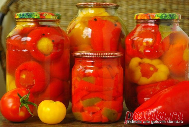 Перцы, фаршированные помидорами.