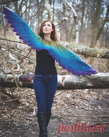 Великолепный шарф Wingspan от Кайли Вей.