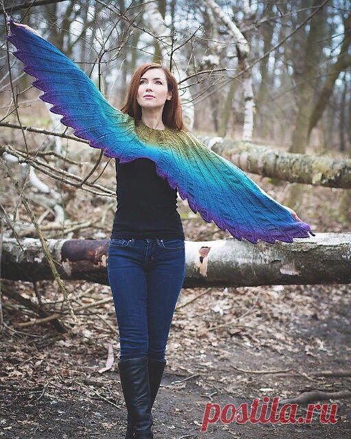 Великолепный шарф Wingspan от Кайли Вей.