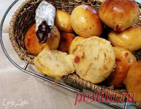 Булочки с сыром и чоризо.