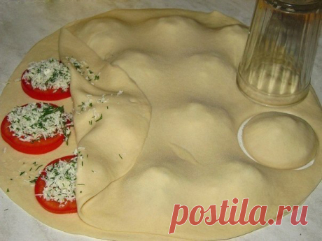 Наиболее необычный рецепт пирожков. Приготовь дома вкусные «Бомбочки»!  Тебе надоели обычные рецепты пирожков? Предлагаем для тебя очень необычный и оригинальный рецепт.
Пирожки «Бомбочки» имеют нежный сливочно-овощной вкус. Хрустящее тесто идеально сочетается с начинкой…
