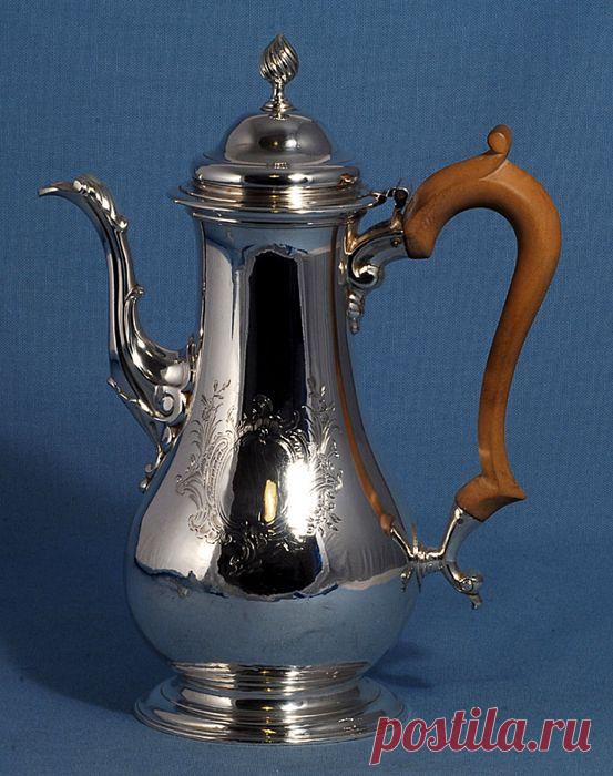АНТИКВАРНАЯ ЛАВКА. СЕРЕБРЯНЫЕ КОФЕЙНИКИ..