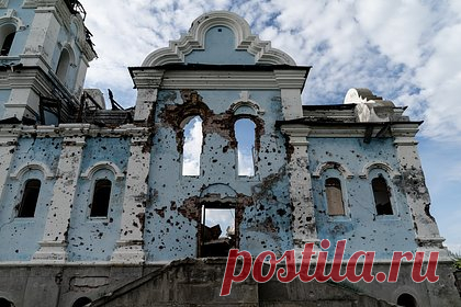 Украина выпустила 11 снарядов по Донецку. Вооруженные силы Украины (ВСУ) утром в пятницу, 16 июня, выпустили еще 11 снарядов калибра 155 миллиметров по районам Донецка. Удары пришлись по Куйбышевскому и Кировскому районам города. По первому пришлось шесть ударов, по второму — пять. Об этом сообщает СЦКК в своем Telegram-канале.