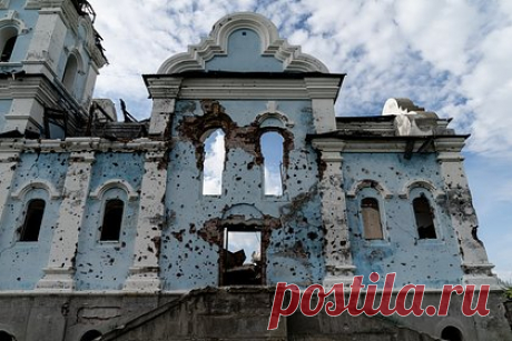 Украина выпустила 11 снарядов по Донецку. Вооруженные силы Украины (ВСУ) утром в пятницу, 16 июня, выпустили еще 11 снарядов калибра 155 миллиметров по районам Донецка. Удары пришлись по Куйбышевскому и Кировскому районам города. По первому пришлось шесть ударов, по второму — пять. Об этом сообщает СЦКК в своем Telegram-канале.