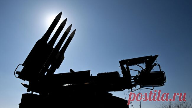 Российский расчет ЗРК "Бук-М2" сбил украинскую авиабомбу