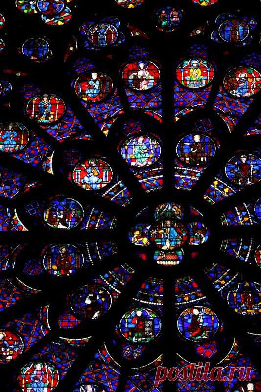 Detail of one of the huge stained glass windows in the Gothic Notre-Dame cathedral, Paris. 
Фотографии от пользователя tom.wright на flickr  |  Pinterest