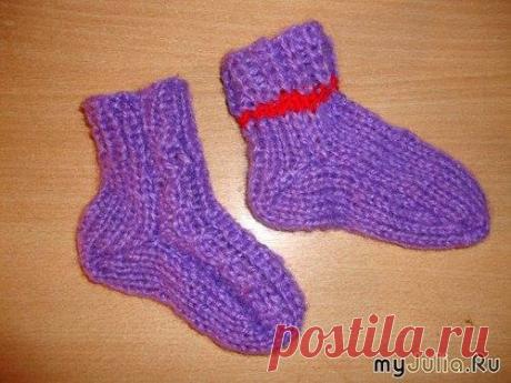 Детские носочки на двух спицах