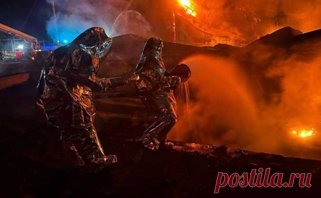 Зеленский заявил об ударе по газораспределительной станции под Одессой. Власти Одесской области сообщали о пожаре на топливно-энергетическом объекте этой ночью. Прошлой ночью, как сообщало Минобороны России, был нанесен удар по НПЗ, снабжающему ВСУ горючим