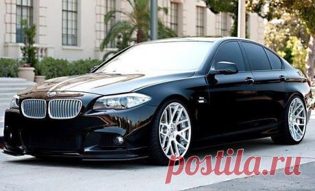 Счастье не в деньгах, но грустить лучше в BMW, чем в маршрутке.