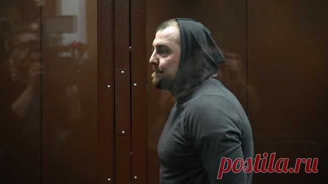 Суд конфисковал "Гелендваген" и часы Rolex у главы "Пикета"