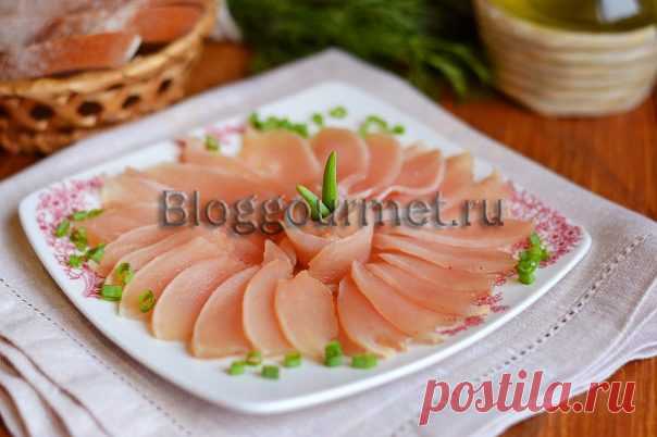 Балык из куриного филе с пряными травами и коньяком