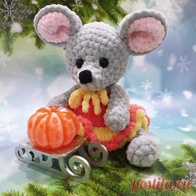 PDF Мышка Мия крючком. FREE crochet pattern; Аmigurumi doll patterns. Амигуруми схемы и описания на русском. Вязаные игрушки и поделки своими руками #amimore - Мышь, плюшевая мышка, мышонок, крыса, rat rata, rato, ratte, szczur, szczur, mouse, ratón, maus souris, mysz myši. Amigurumi doll pattern free; amigurumi patterns; amigurumi crochet; amigurumi crochet patterns; amigurumi patterns free; amigurumi today.
