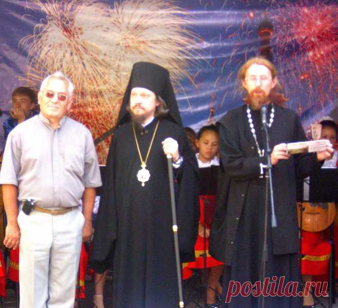 С епископом каскеленским Геннадием и протоиереем Сергием Казимировым