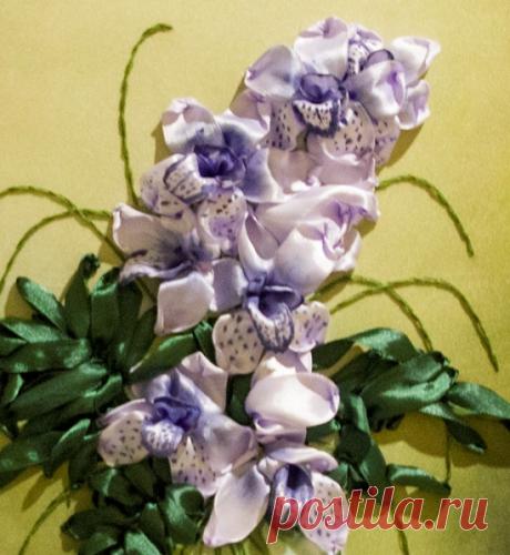 Romantic wall decor Embroidery Ribbon #embroidery #ribbonembroidery #silkribbon #embroiderydecoration #decor
#homedecor #embroideryart #fiberwallart #3Dfloralart #tapestrywallartv
#embroiderypicture #textilepicture #wallhanging #wallart #walldecor
#textiledecor