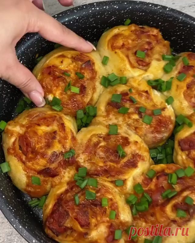 ЖЕНСКАЯ ОДЕЖДА БИШКЕК в Instagram: «🍕🍕🍕🍕 . Ловите рецепт необычной пиццы!🔥 . Итак,для теста нам понадобится: ✅0.5кг муки ✅300мл воды ✅7гр быстродействующих дрожжей ✅0.5 чайной…»