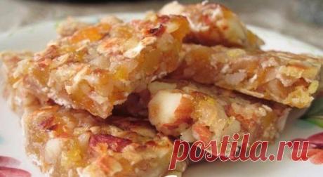 Лимонные батончики-мюсли 

Это настоящее лакомство для тех, кто худея не позволяет себе сладкого. Получаются потрясающе вкусные лимонно-ореховые батончики, которые еще к тому же очень полезны! Просто кладезь витаминов, а уж как вкусно! 

Вам потребуется:

курага 100г 
половина лимона
3 ст.л. меда
грецкий орех 40г
миндаль 40г
геркулес (который варится 15 мин.) 1/2 стакана (40г)

Как готовить:

1. Лимон хорошо вымыть, порезать на крупные куски прямо с кожурой. Достать все ко...