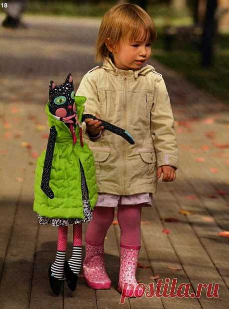 Кошка в одёжке.
