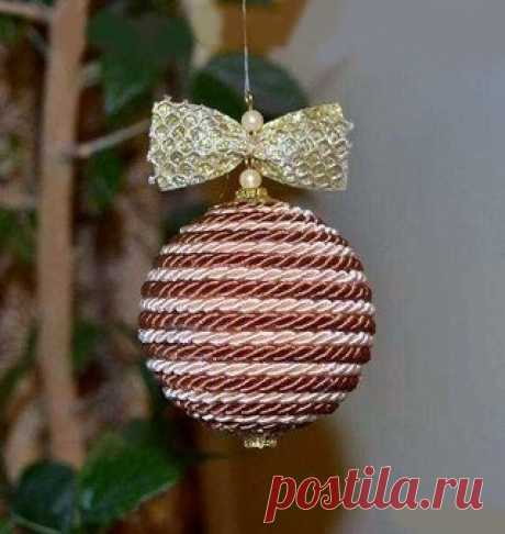 Новогодняя игрушка на елку.