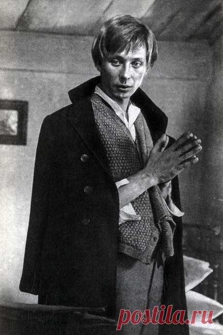 25 мая 1941 года родился советский актёр театра и кино Олег Даль.

Анатолий Эфрос вспоминал артиста: «В нём всегда был какой-то мятеж. И если попытаться разгадать, против чего он постоянно этот мятеж в собственной душе поднимал, я бы сказал – против всех нелепостей нашей жизни, против всех её уродств».