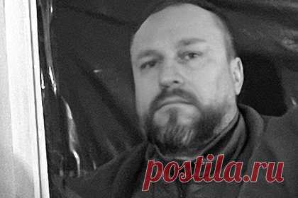 Рогозин сообщил о смерти попавшего с ним под обстрел друга. Бывший гендиректор «Роскосмоса» и глава спецотряда военных советников «Царские волки» Дмитрий Рогозин сообщил о смерти Александра Шемякина, попавшего вместе с ним под обстрел Вооруженных сил Украины (ВСУ). Как рассказал Рогозин, он и Шемякин попали под обстрел 21 декабря, находясь в нескольких километрах от фронта.