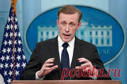 США оценили возможность холодной войны с Китаем. Помощник президента США по национальной безопасности Джейк Салливан заявил, что Вашингтон и Пекин пытаются не допустить «перерастания конкуренции в конфликт». «Мы уверены, что нельзя говорить о неизбежности конфликта или холодной войны между Соединенными Штатами и Китаем», — отметил он.