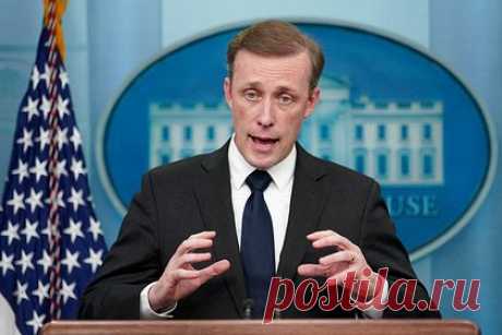 США оценили возможность холодной войны с Китаем. Помощник президента США по национальной безопасности Джейк Салливан заявил, что Вашингтон и Пекин пытаются не допустить «перерастания конкуренции в конфликт». «Мы уверены, что нельзя говорить о неизбежности конфликта или холодной войны между Соединенными Штатами и Китаем», — отметил он.