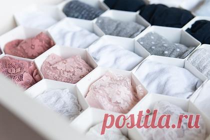 Психолог раскрыла связь между цветом белья и характером женщины. Психолог и сексолог из Британии раскрыла связь между цветом нижнего белья и характером женщины. Барбара Сантини (Barbara Santini) рассказала, что комплекты женского белья являются способом самовыражения. Так, по словам эксперта, белью черного цвета отдают предпочтение девушки с сильным и напористым характером.