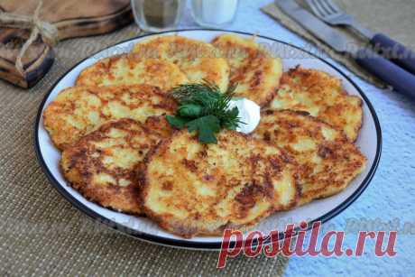 Капустные оладьи из сырой капусты с сыром - 10 пошаговых фото в рецепте