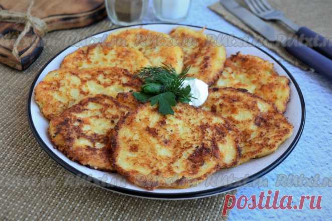 Капустные оладьи из сырой капусты с сыром - 10 пошаговых фото в рецепте